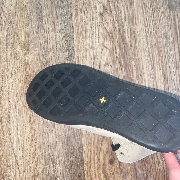 Dr. Marten’s / Doc Marten’s LEYTON IVORY ELK BOOT - Picture 5 of 5